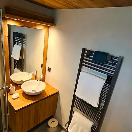 De Capucine Avec Jacuzzi Et Magnifique Vue Domek alpejski